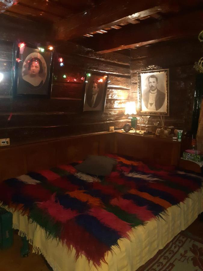 Casa Hariton Villa Dragus Bagian luar foto